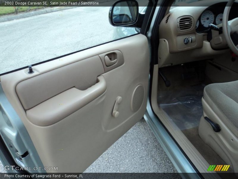 Satin Jade Pearl / Sandstone 2003 Dodge Caravan SE