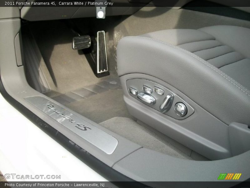 Carrara White / Platinum Grey 2011 Porsche Panamera 4S