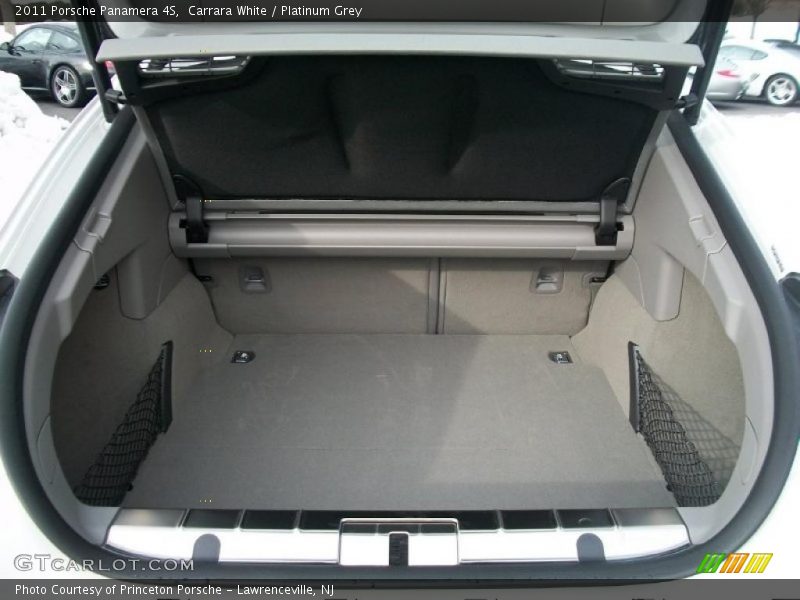  2011 Panamera 4S Trunk