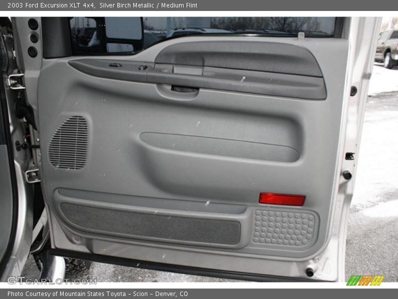 Door Panel of 2003 Excursion XLT 4x4