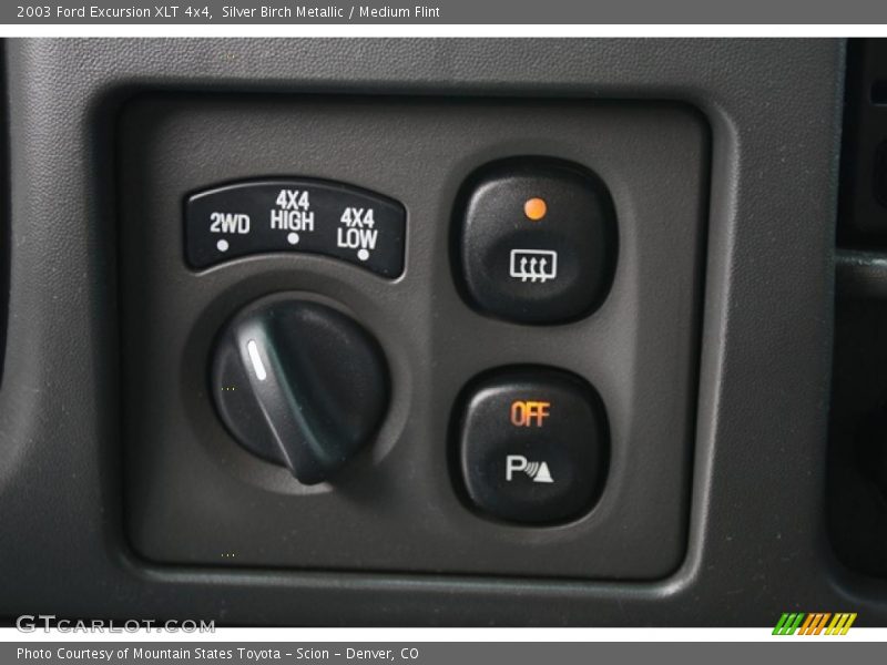 Controls of 2003 Excursion XLT 4x4