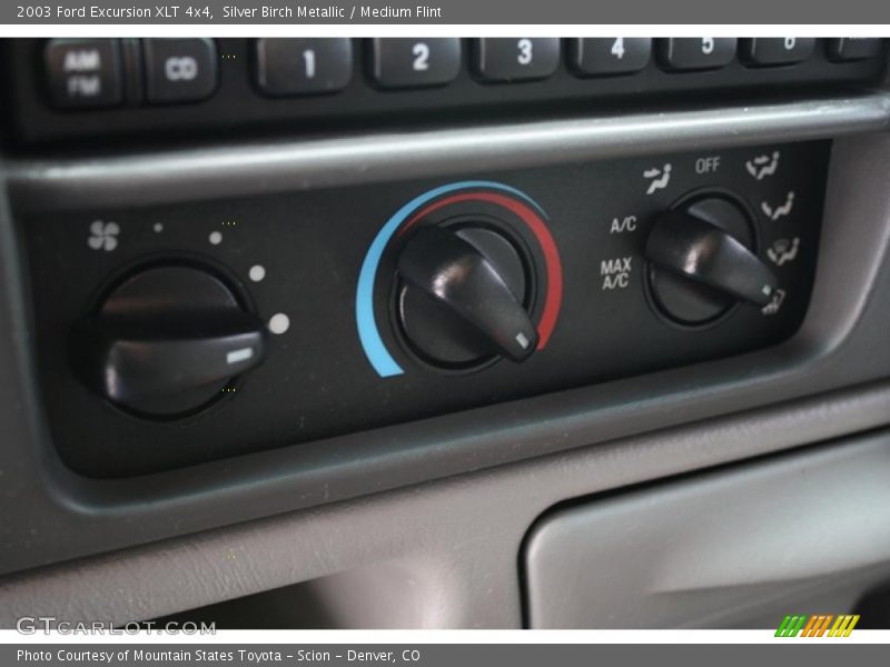 Controls of 2003 Excursion XLT 4x4