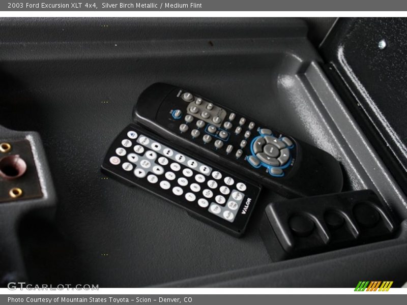 Silver Birch Metallic / Medium Flint 2003 Ford Excursion XLT 4x4