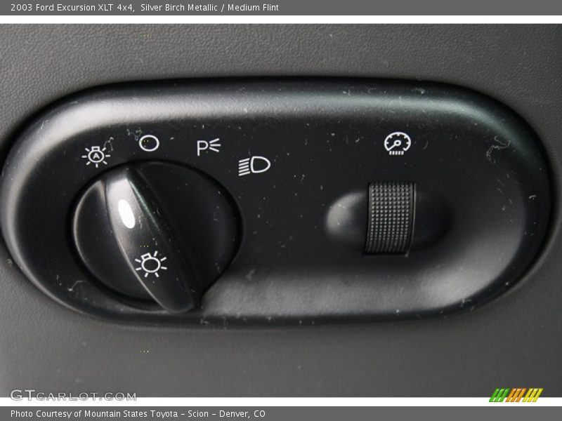 Controls of 2003 Excursion XLT 4x4