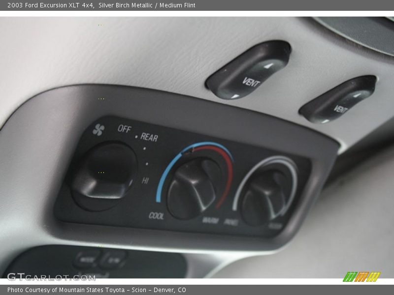Controls of 2003 Excursion XLT 4x4