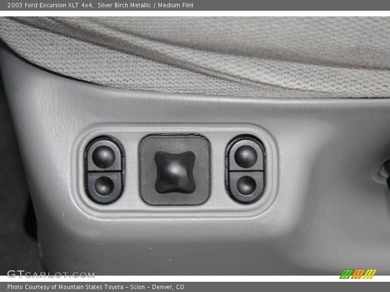 Controls of 2003 Excursion XLT 4x4