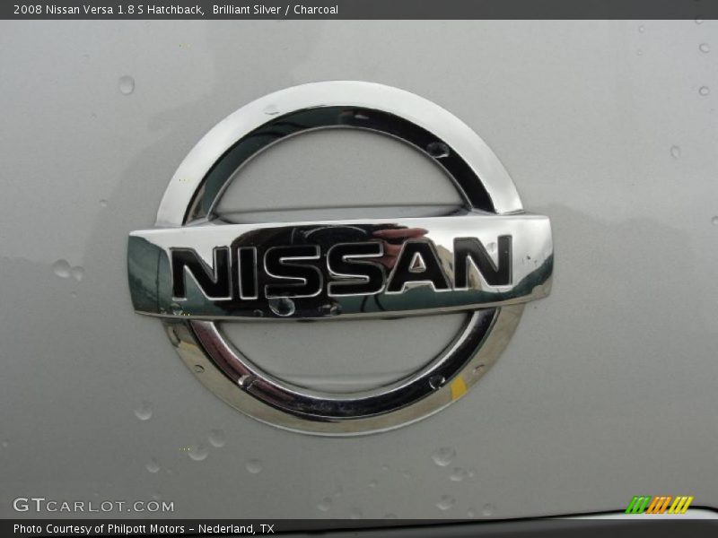 Brilliant Silver / Charcoal 2008 Nissan Versa 1.8 S Hatchback