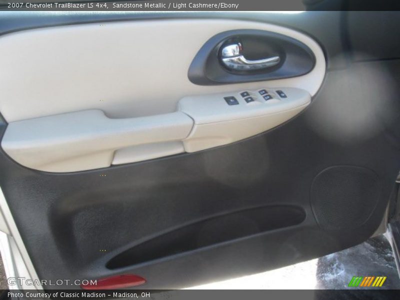 Sandstone Metallic / Light Cashmere/Ebony 2007 Chevrolet TrailBlazer LS 4x4