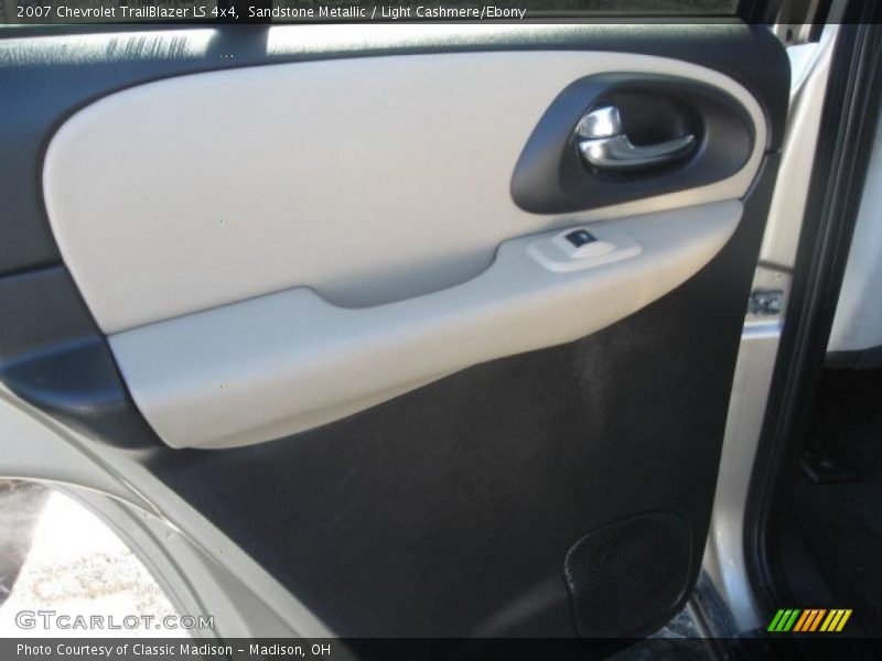 Sandstone Metallic / Light Cashmere/Ebony 2007 Chevrolet TrailBlazer LS 4x4