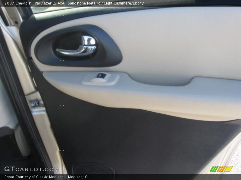 Sandstone Metallic / Light Cashmere/Ebony 2007 Chevrolet TrailBlazer LS 4x4