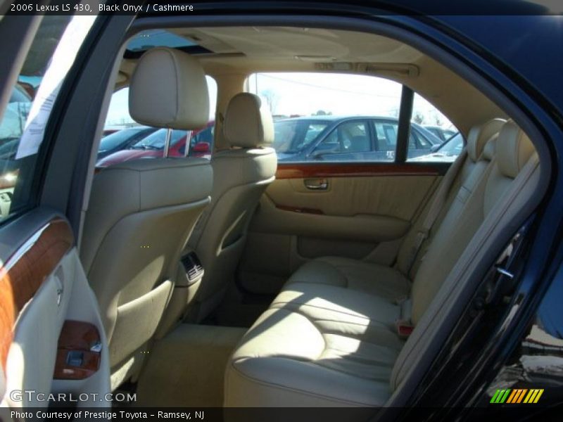 Black Onyx / Cashmere 2006 Lexus LS 430