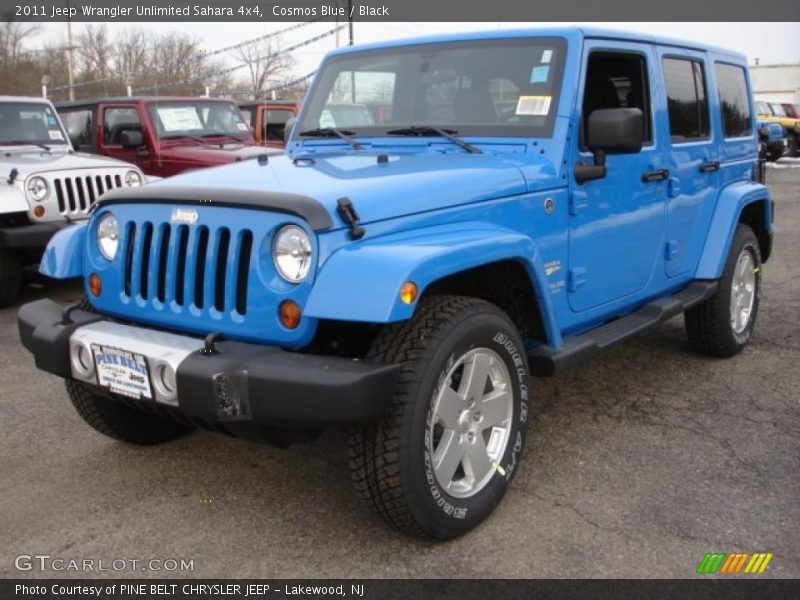Front 3/4 View of 2011 Wrangler Unlimited Sahara 4x4