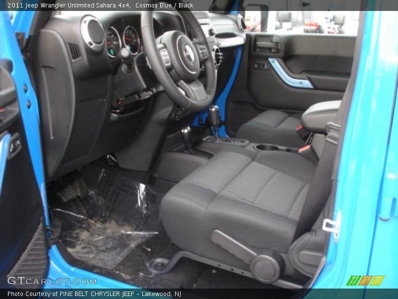  2011 Wrangler Unlimited Sahara 4x4 Black Interior