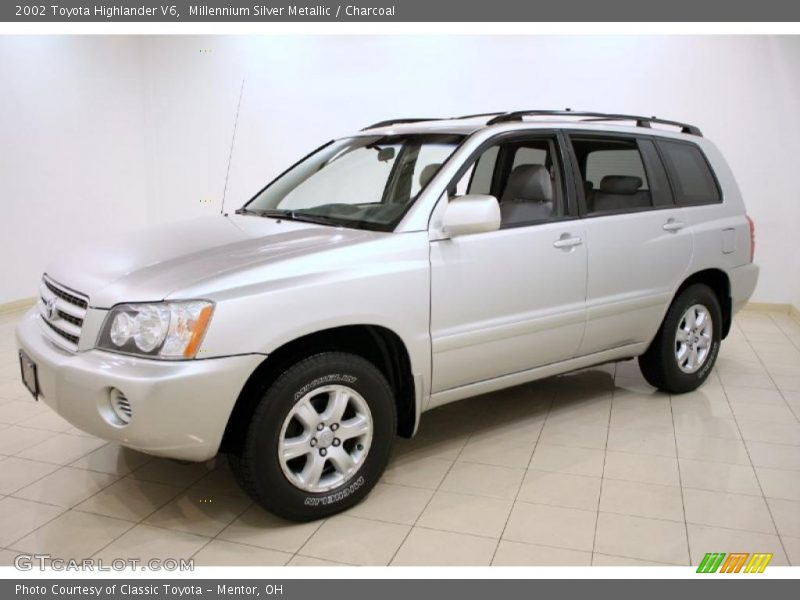 Millennium Silver Metallic / Charcoal 2002 Toyota Highlander V6