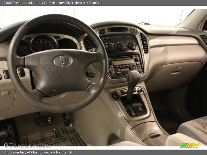 Millennium Silver Metallic / Charcoal 2002 Toyota Highlander V6