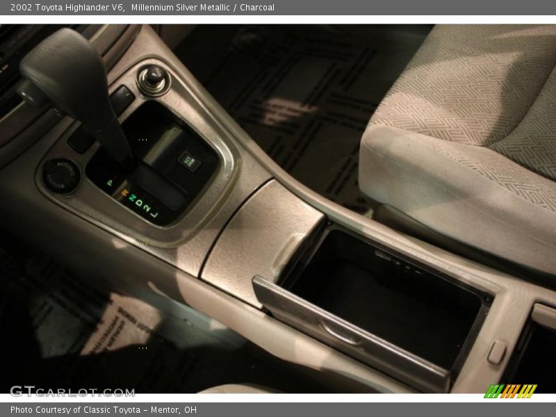 Millennium Silver Metallic / Charcoal 2002 Toyota Highlander V6