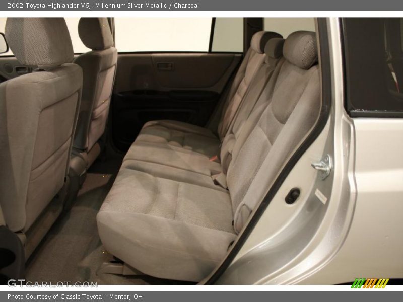 Millennium Silver Metallic / Charcoal 2002 Toyota Highlander V6