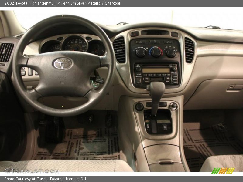 Millennium Silver Metallic / Charcoal 2002 Toyota Highlander V6