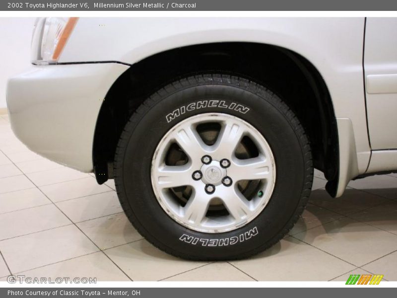 Millennium Silver Metallic / Charcoal 2002 Toyota Highlander V6