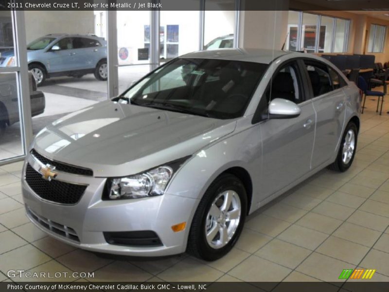 Silver Ice Metallic / Jet Black 2011 Chevrolet Cruze LT