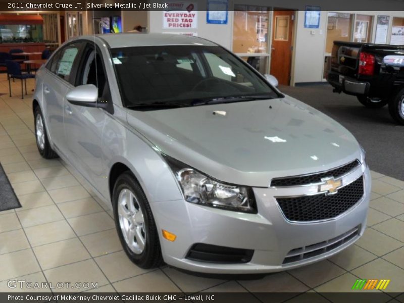 Silver Ice Metallic / Jet Black 2011 Chevrolet Cruze LT