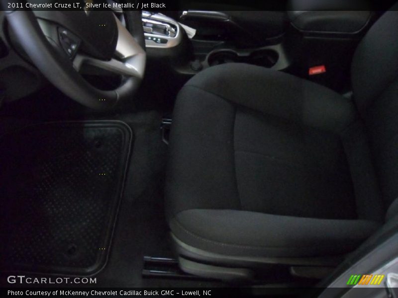 Silver Ice Metallic / Jet Black 2011 Chevrolet Cruze LT