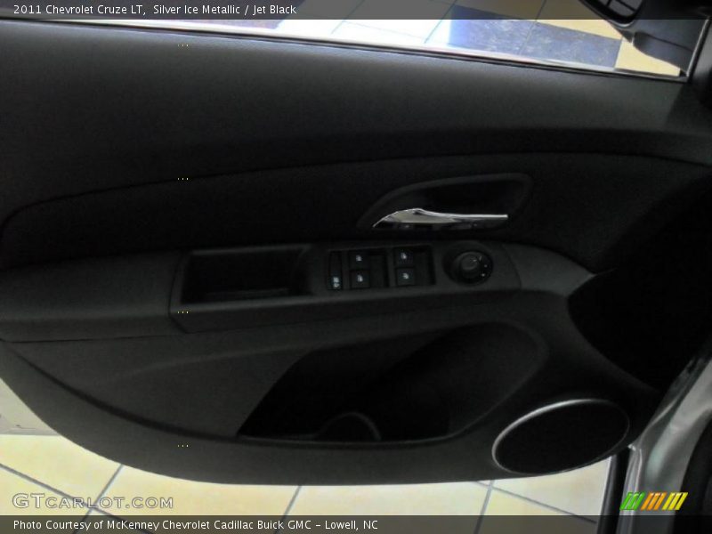 Silver Ice Metallic / Jet Black 2011 Chevrolet Cruze LT