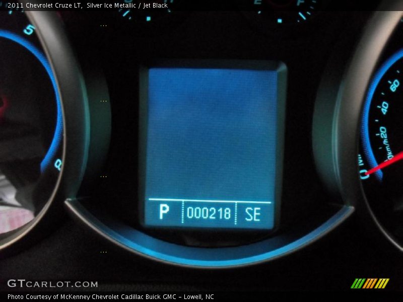 Silver Ice Metallic / Jet Black 2011 Chevrolet Cruze LT