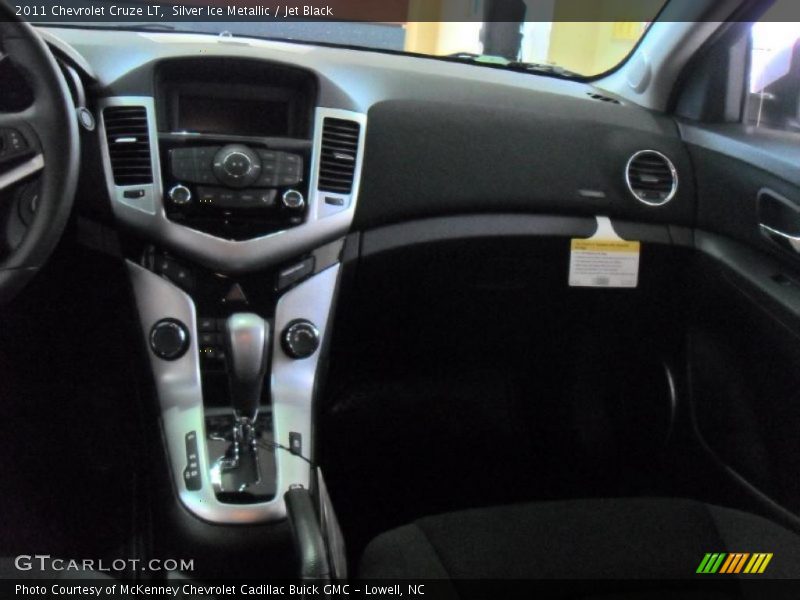 Silver Ice Metallic / Jet Black 2011 Chevrolet Cruze LT