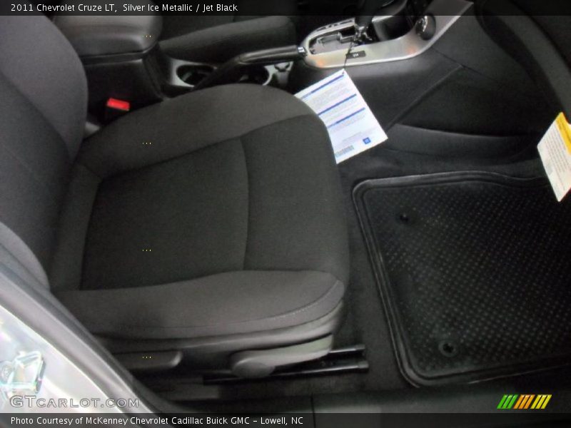 Silver Ice Metallic / Jet Black 2011 Chevrolet Cruze LT