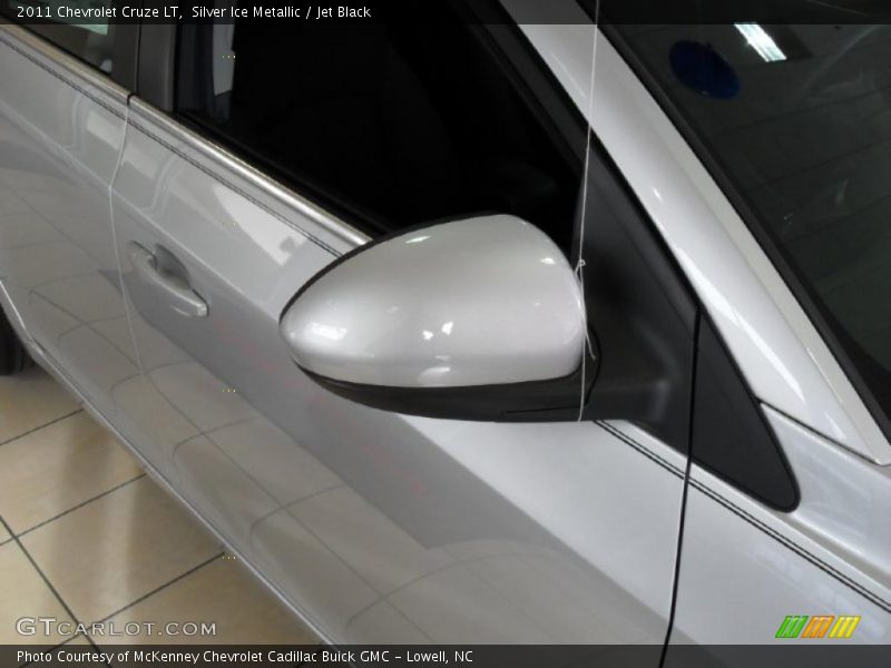 Silver Ice Metallic / Jet Black 2011 Chevrolet Cruze LT