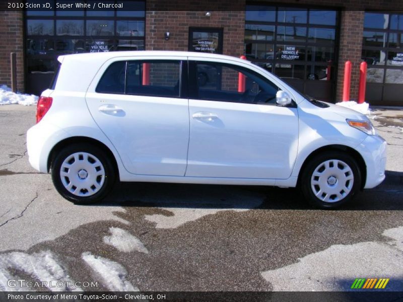 Super White / Charcoal 2010 Scion xD