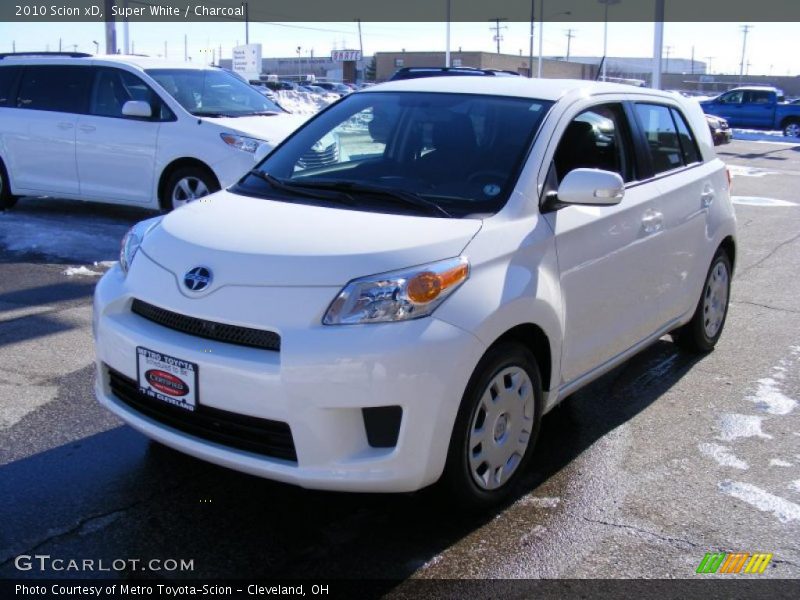 Super White / Charcoal 2010 Scion xD