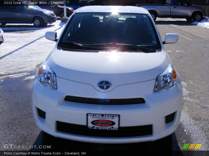 Super White / Charcoal 2010 Scion xD