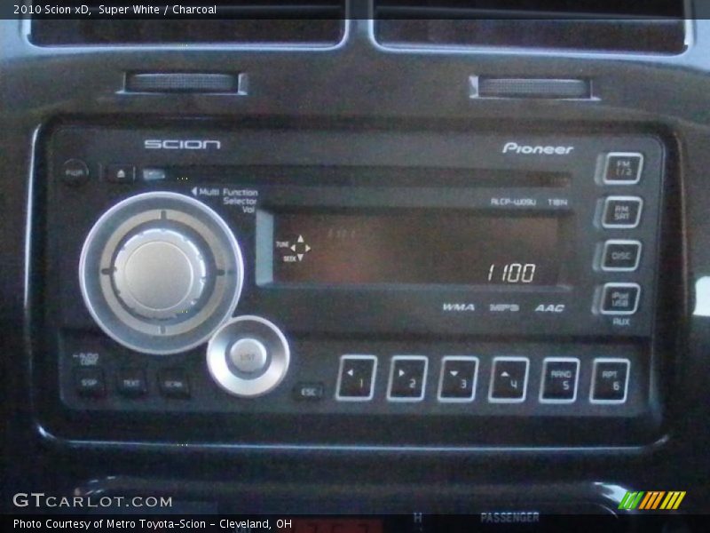 Super White / Charcoal 2010 Scion xD