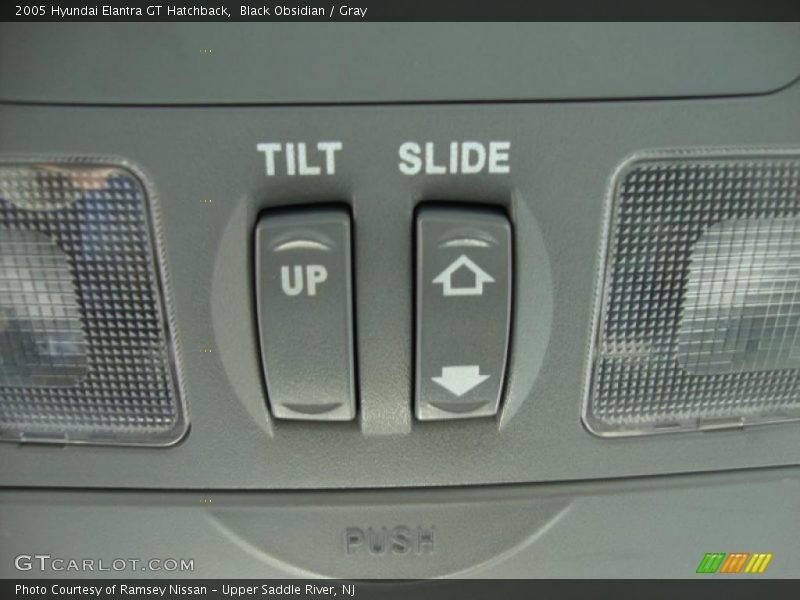 Black Obsidian / Gray 2005 Hyundai Elantra GT Hatchback