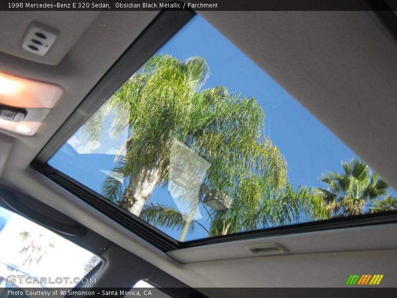 Sunroof of 1998 E 320 Sedan