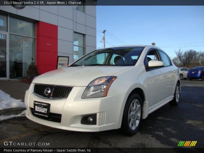 Aspen White / Charcoal 2010 Nissan Sentra 2.0 SR