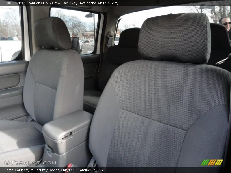 Avalanche White / Gray 2004 Nissan Frontier XE V6 Crew Cab 4x4
