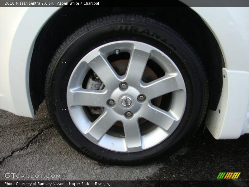 Aspen White / Charcoal 2010 Nissan Sentra 2.0 SR