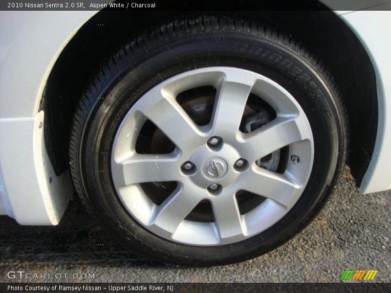 Aspen White / Charcoal 2010 Nissan Sentra 2.0 SR