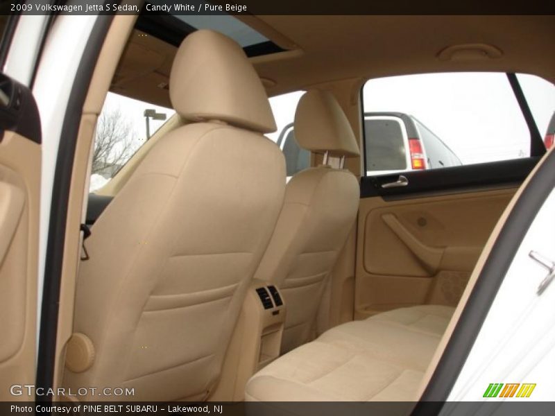 Candy White / Pure Beige 2009 Volkswagen Jetta S Sedan