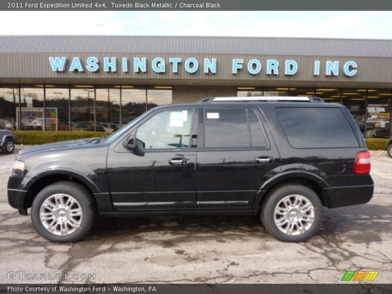 Tuxedo Black Metallic / Charcoal Black 2011 Ford Expedition Limited 4x4