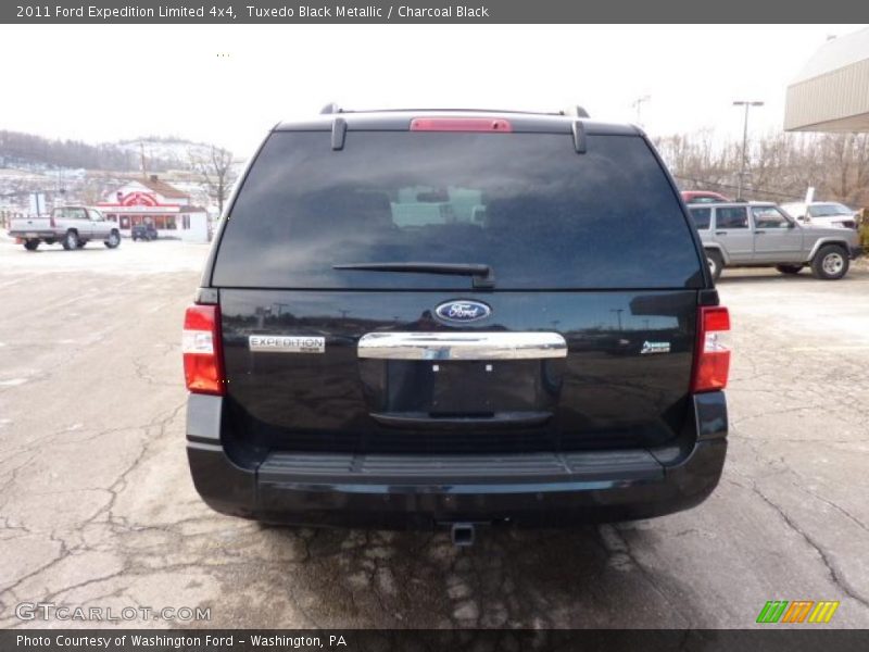 Tuxedo Black Metallic / Charcoal Black 2011 Ford Expedition Limited 4x4