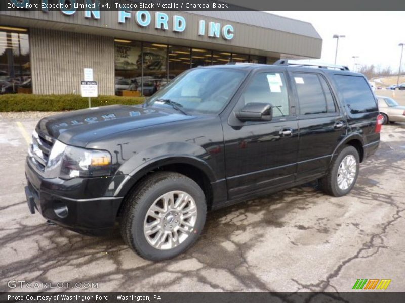 Tuxedo Black Metallic / Charcoal Black 2011 Ford Expedition Limited 4x4