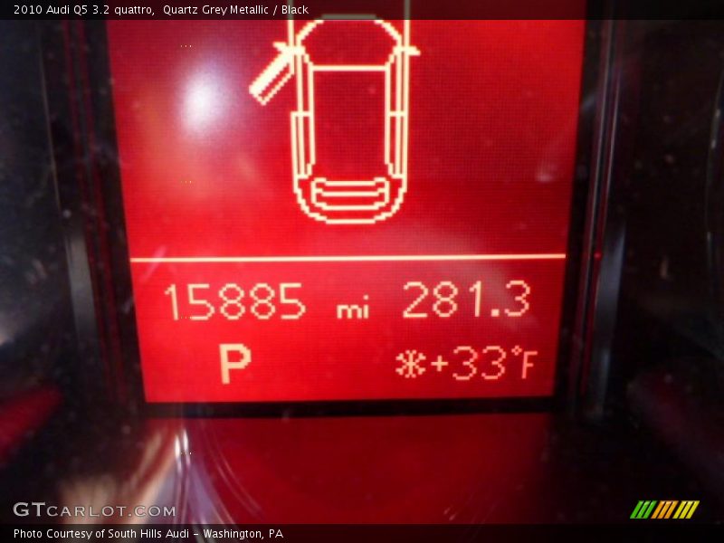 Quartz Grey Metallic / Black 2010 Audi Q5 3.2 quattro