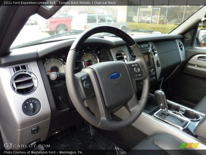 Tuxedo Black Metallic / Charcoal Black 2011 Ford Expedition Limited 4x4
