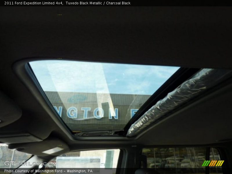 Tuxedo Black Metallic / Charcoal Black 2011 Ford Expedition Limited 4x4