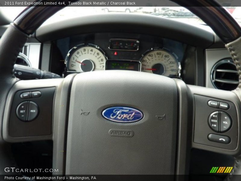 Tuxedo Black Metallic / Charcoal Black 2011 Ford Expedition Limited 4x4