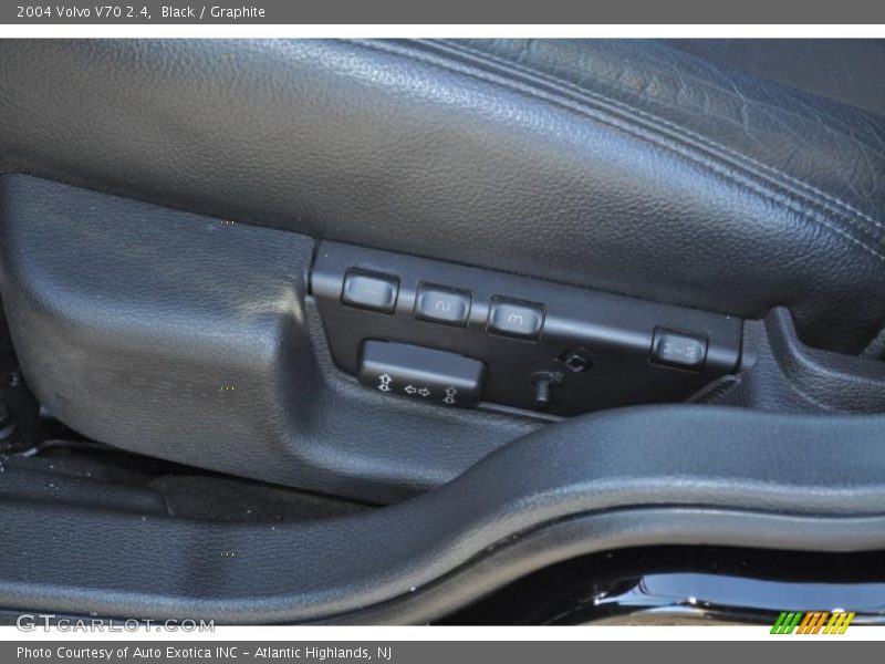Black / Graphite 2004 Volvo V70 2.4
